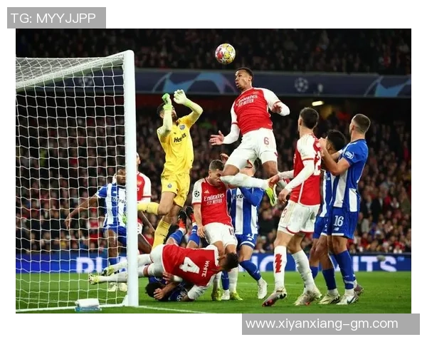 西甲激战:拜仁与巴黎圣日耳曼战成平局乌龙球瞬间引发全场热议 西甲激战:拜仁与巴黎圣日耳曼战成平局乌龙球瞬间引发全场热议